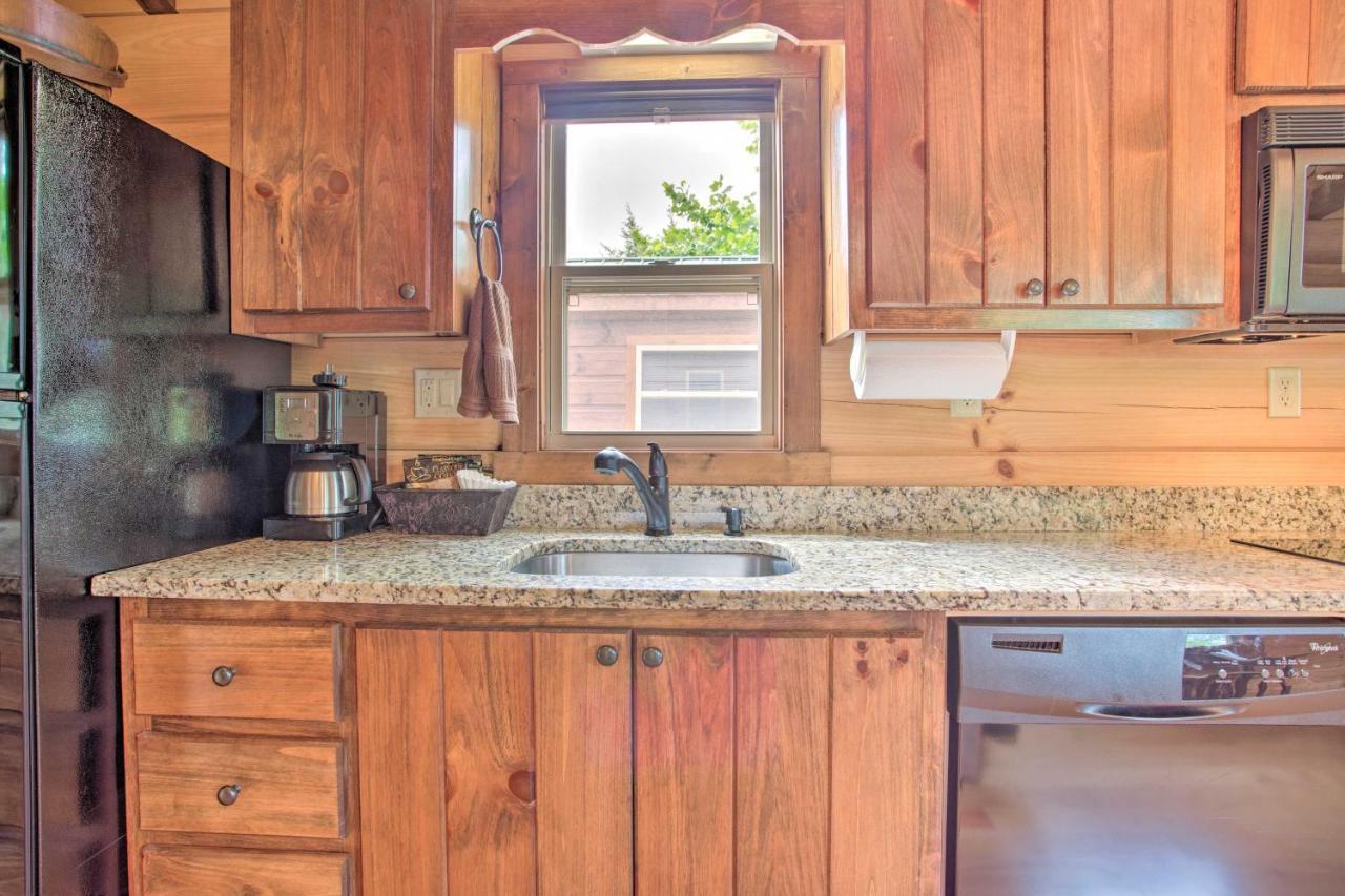 Mill Spring Cabin Near Parker-Binns Winery! Exterior photo